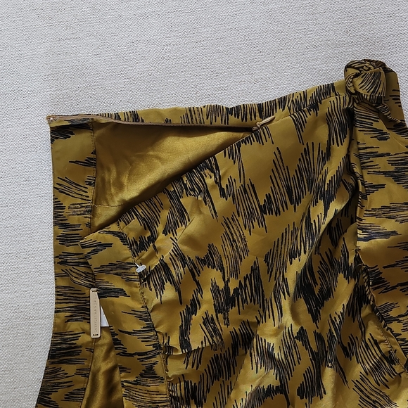 Loeffler Randall silk shorts size 0 - Picture 4 of 7